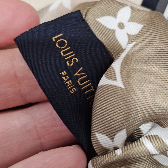 LOUIS VUITTON SCRUNCHIE HAIR ACCESSORY SET 2 RIBBONS 100% SILK GIANT MONOGRAM - Picture 6 of 12